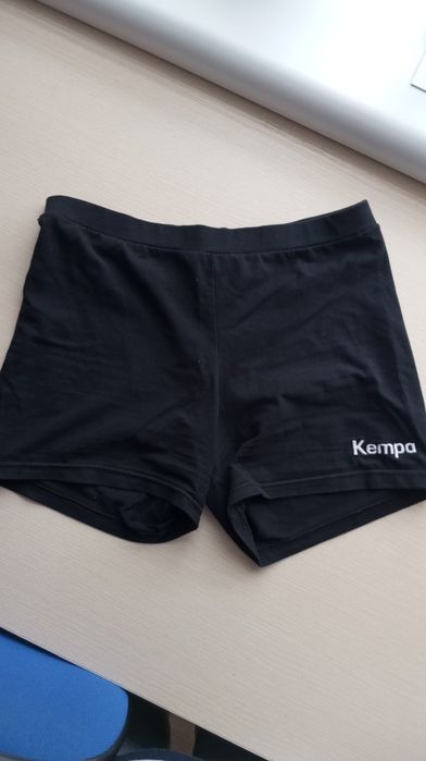 жіночі шорти Kempa