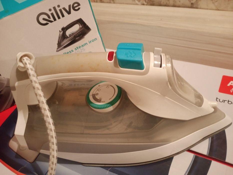 Sprawne duże żelazko.