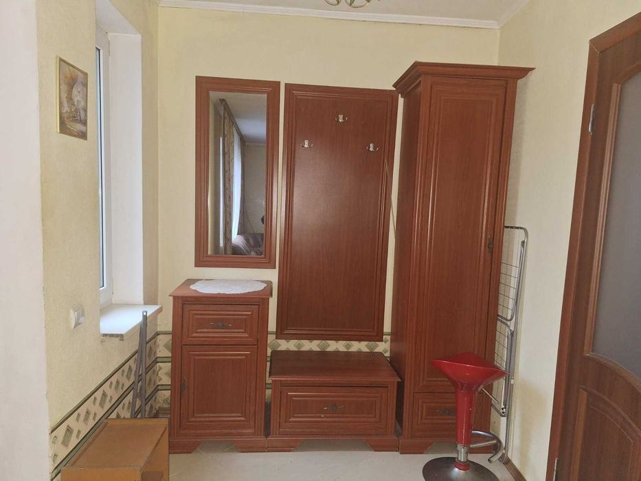 Сдаю  1 ком дом улица Монтажников 1 рн Голосеевский