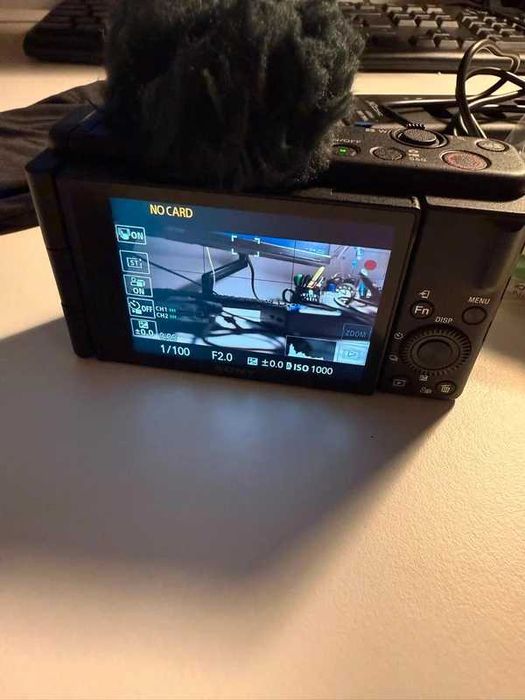 Máquina Fotográfica SONY ZV-1F