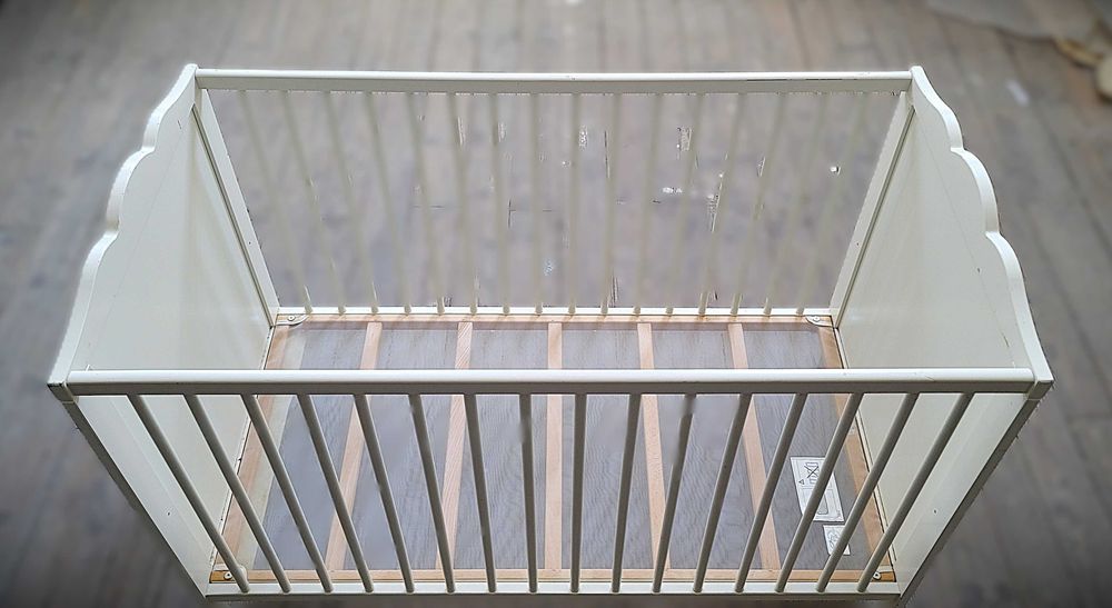 Berço modelo IKEA - Branco