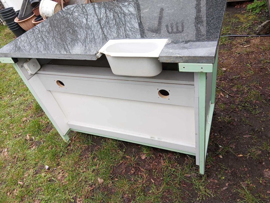 Do kuchni lub na warsztat granitowy blat