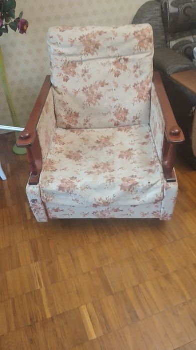 крісла
Обидва за 800 гр