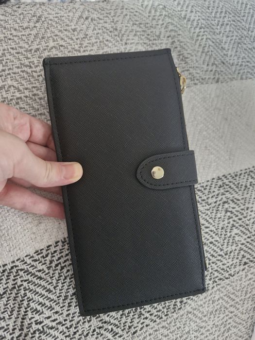Duży czarny portfel damski