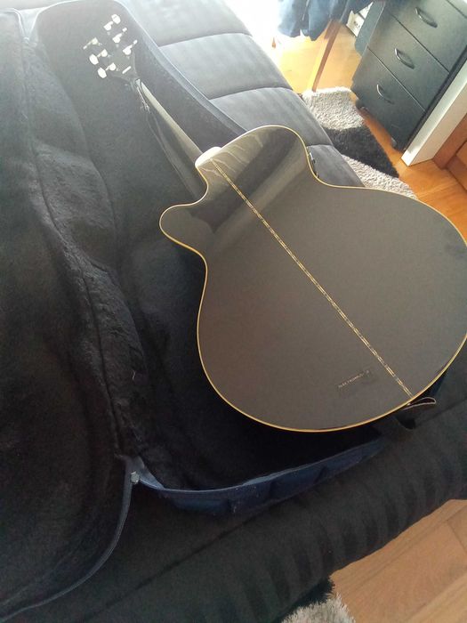 Guitarra excelente