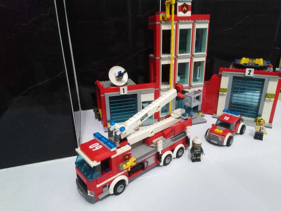 Lego City - Quartel dos bombeiros.