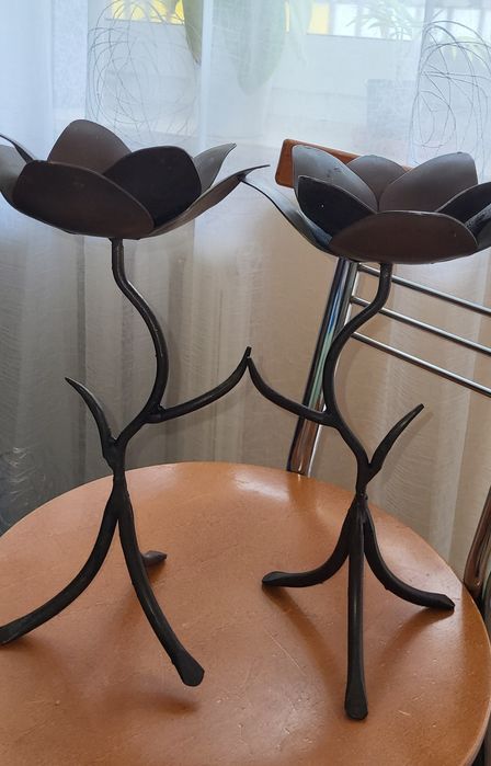 Świecznik metaloplastyka