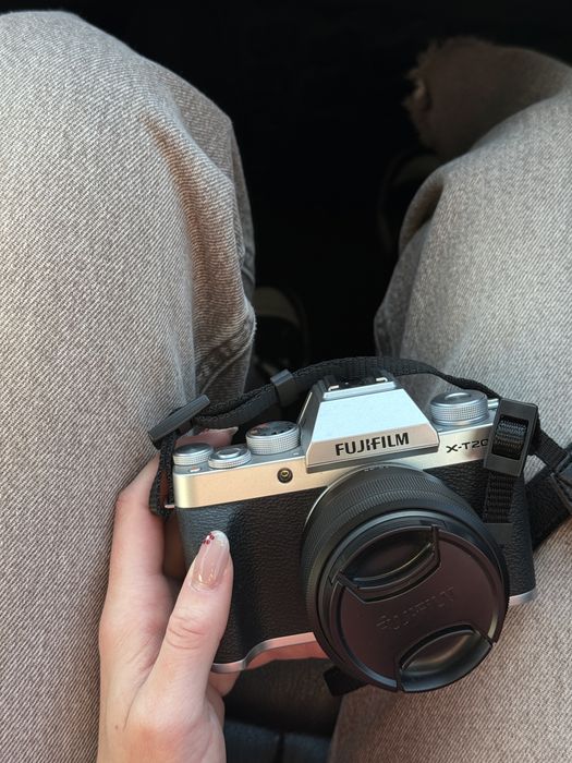 Fujifilm X-T200 + Kit 15-45mm