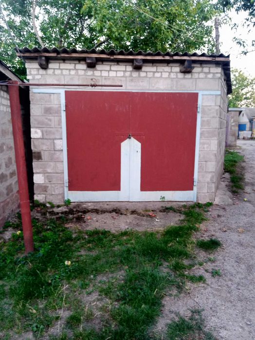 Продам гараж в  центре