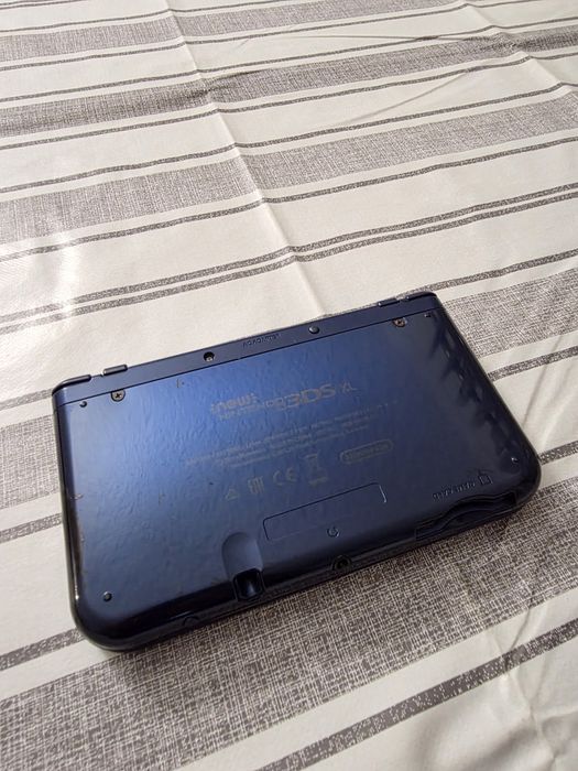 New nintendo 3ds xl  desbloqueada