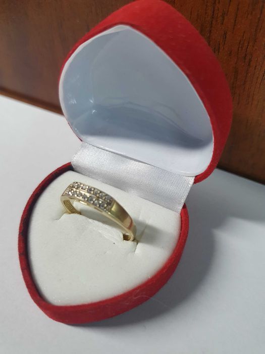 Złoty pierścionek 585