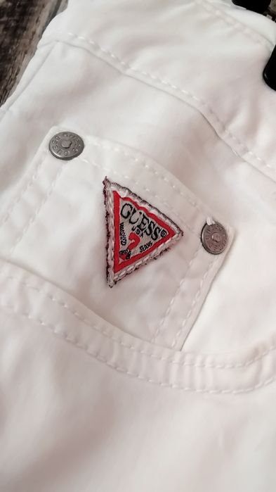 Jeansy Slim Fit Guess.