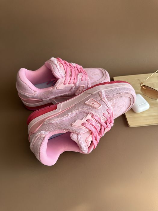 Louis Vuitton Trainer Pink