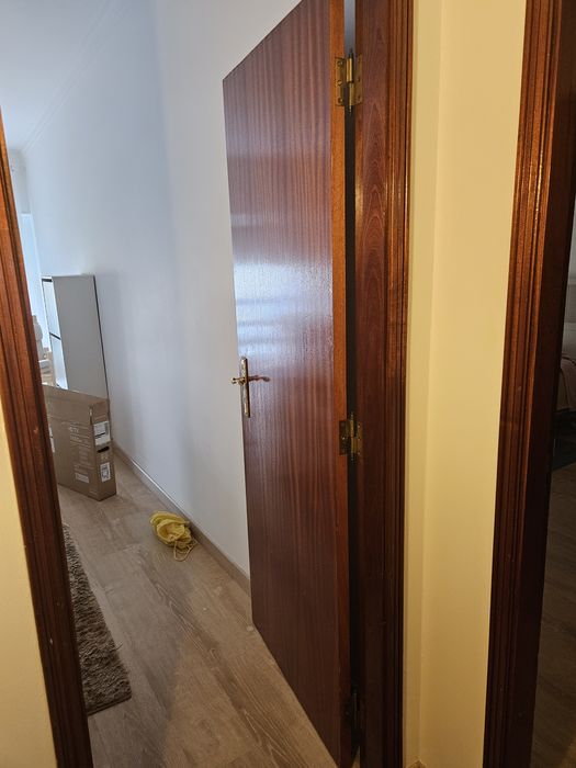 Portas em madeira usadas