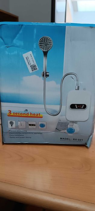 Aquecedor de água instantâneo