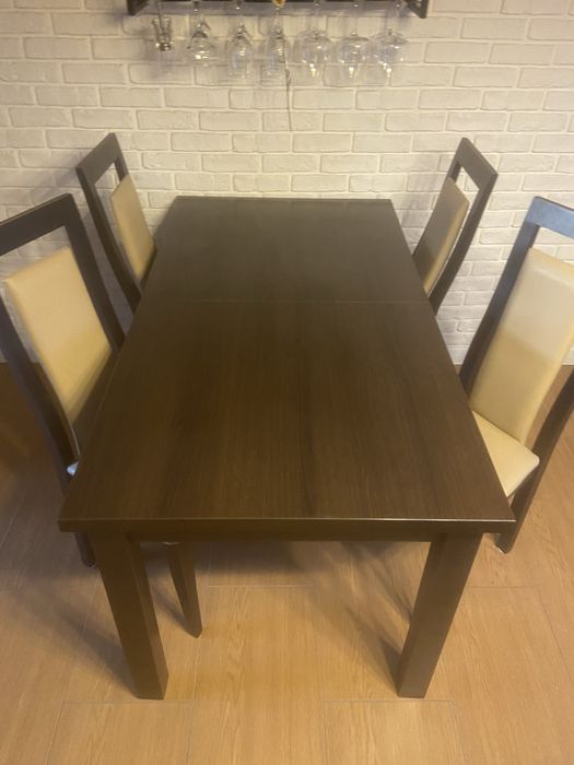 Stół z 6 krzeslami