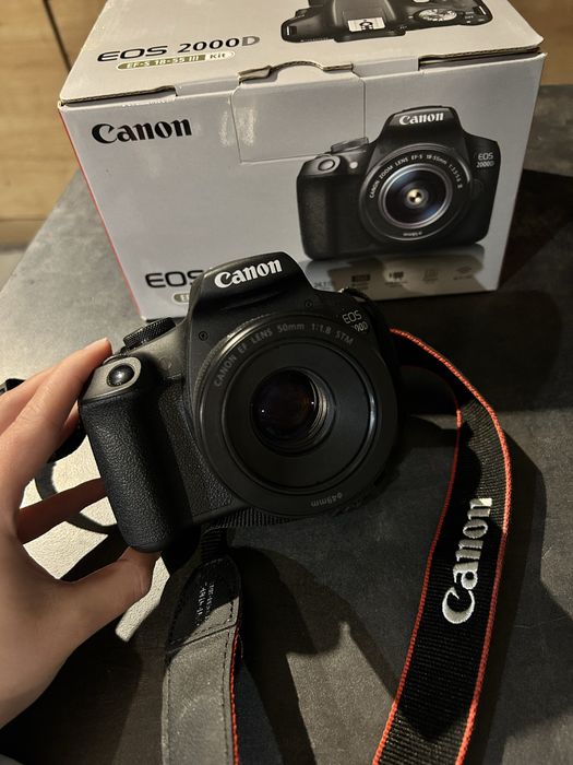 Canon EOS 2000D