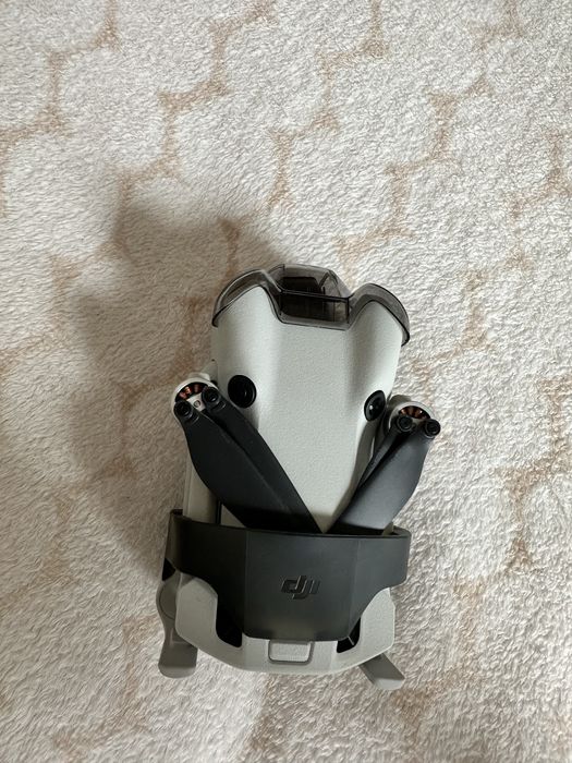 Dji mini 4 pro com somente 8 voos