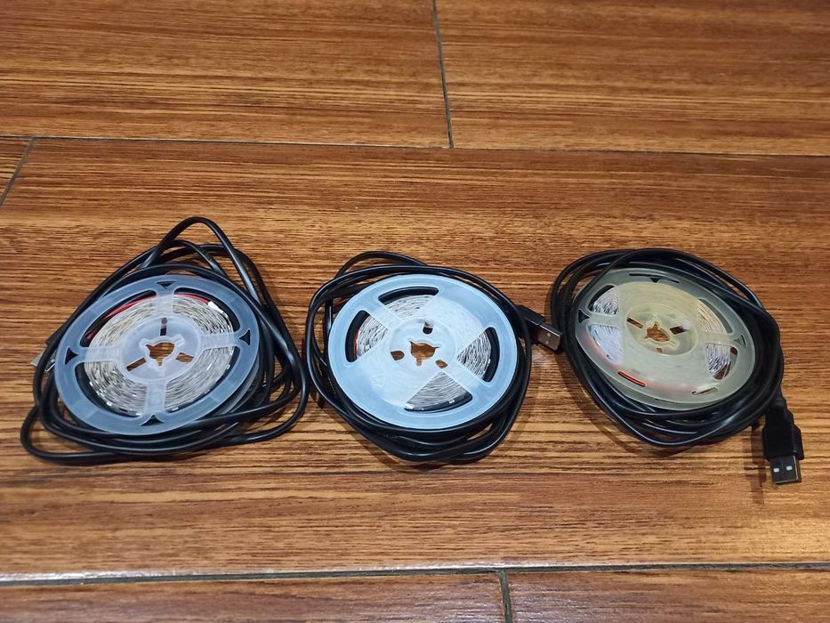 Стрічка світлодна 
5 м.12 вольт.  Довжина шнура 3 м. Роз'єм US