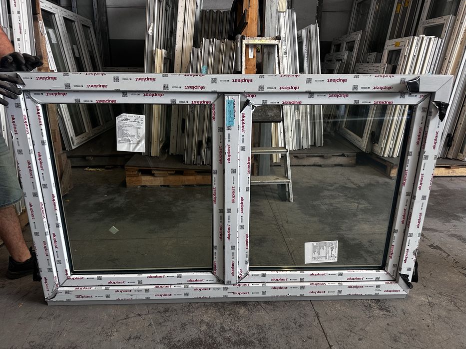 Janela PVC oscilobatente aluminio/branco 168L/99,5A