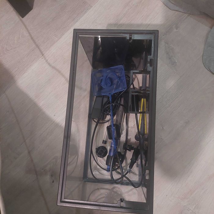 Vendo aquário com acessorios