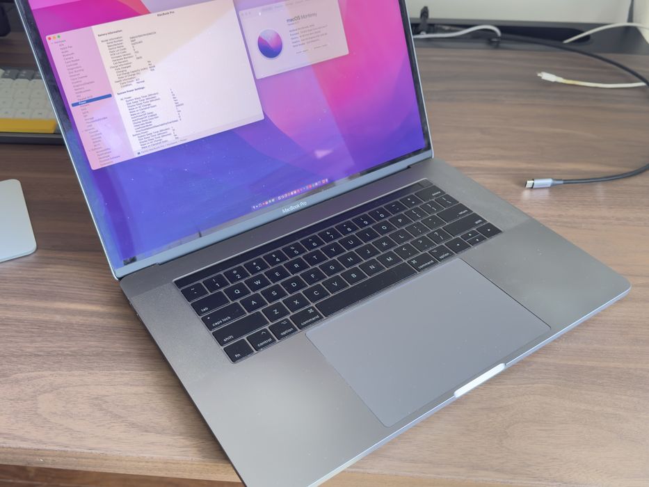 MacBook Pro 15″ (2016) i7 2.6 GHz – 16 GB, Touch Bar (Teclado US)