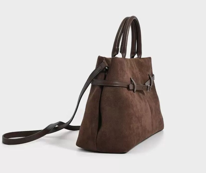 Коричнева замшева сумка через плече