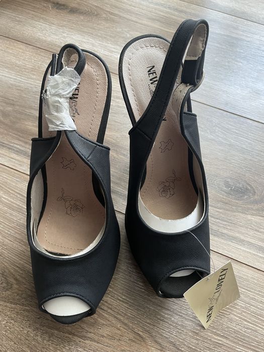 Жіночі босоніжки