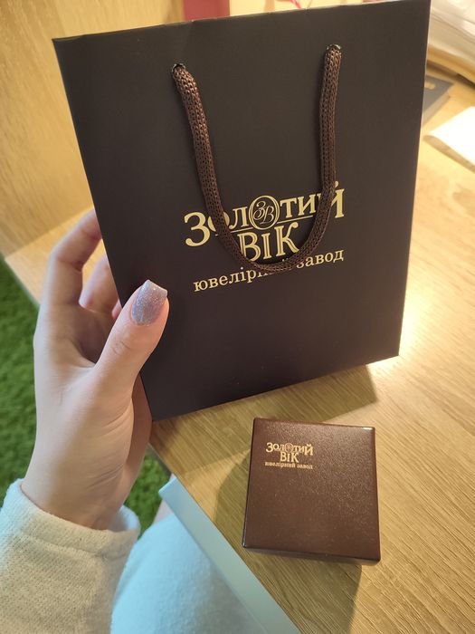 Прикраса для вуха