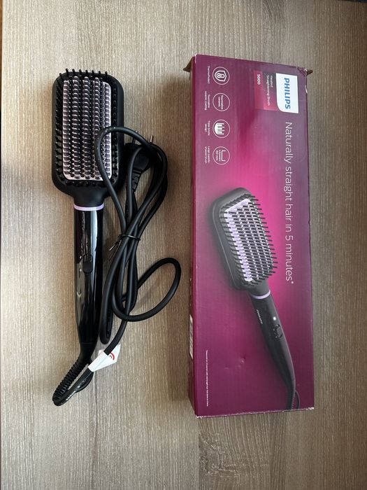 Щітка-вирівнювач для волосся Philips BHH880