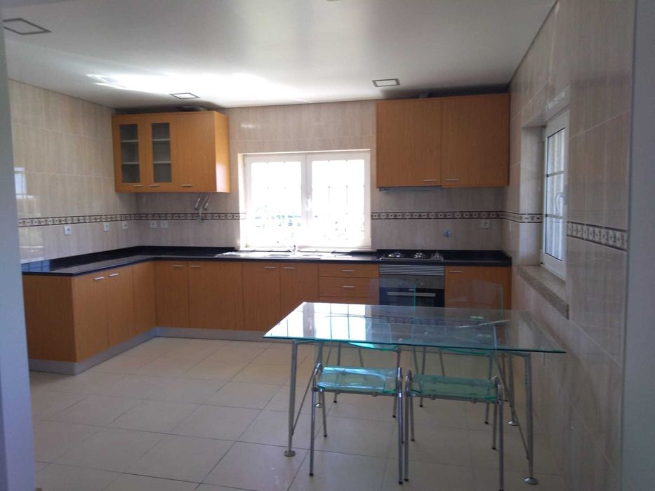 Apartamento T3 em frente ao Jardim Carlos Amaral