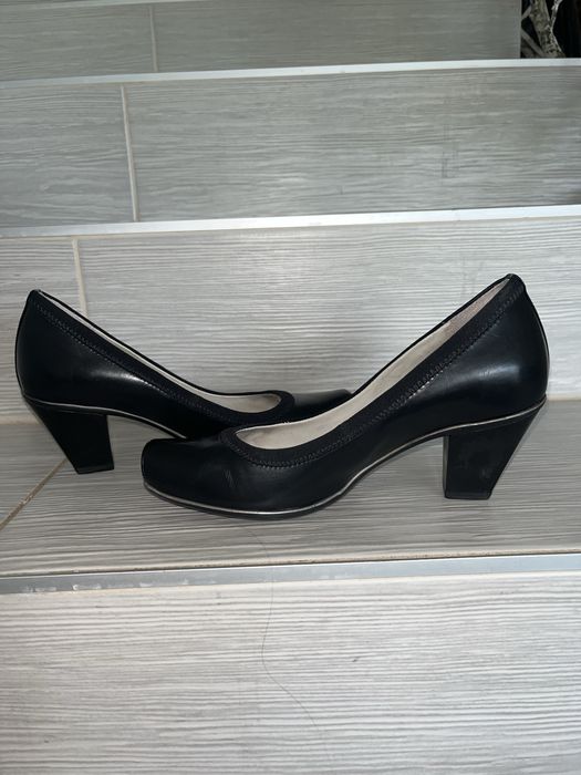 Buty na obcasie damskie Clarks 38