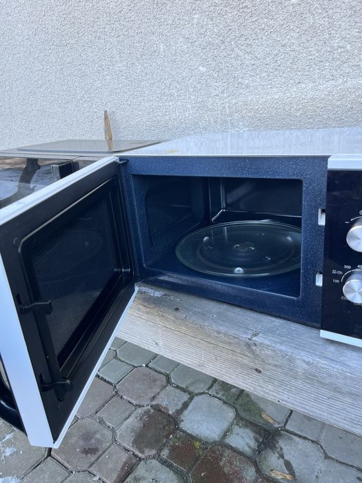 Мікрохвильова піч