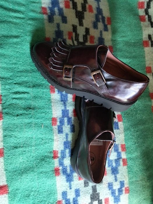 Sapatos em pele exe' novos tm 38