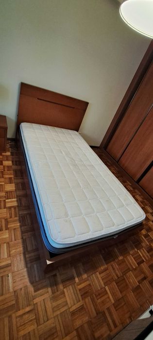 Cama de Solteiro com estrado
