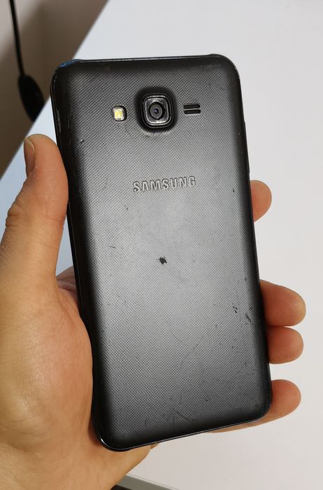 Samsung Galaxy J7 Nxt