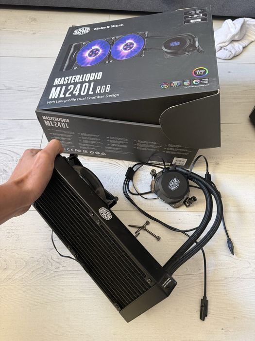 Chlodzenie wodne cooler master ml 240L rgb