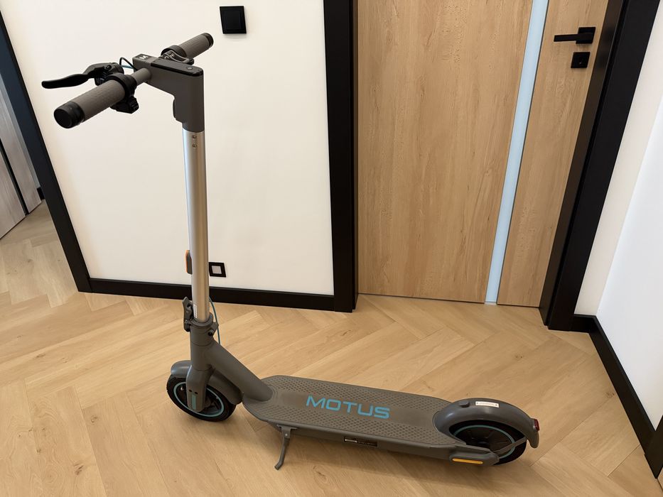 Hulajnoga elektryczna MOTUS Scooty 10