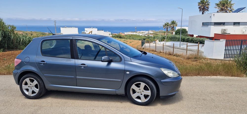 Peugeot 307 110cv 

270.000km

5 Lugares (tem ISOFIX)

Pneus com pouco uso

OFERTA  - Barras de Tejadilho