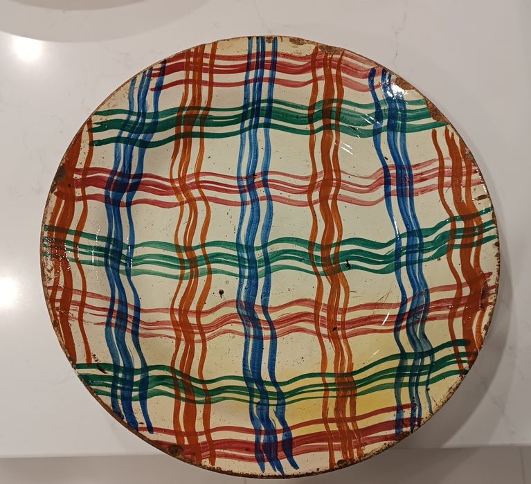 Antigo prato em faiança