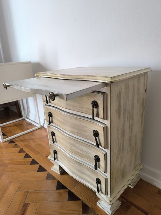 Movel de apoio com gavetas