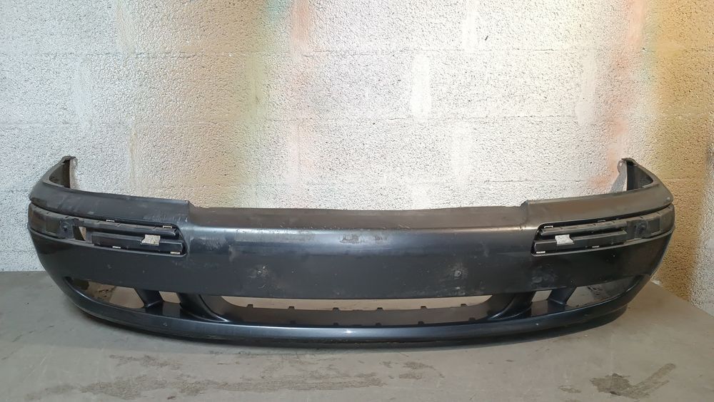 Vendo parachoque de frente Volvo V40,S40 ano 2000/03