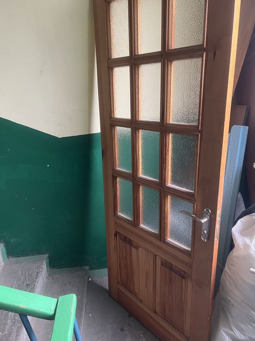 Продам двери деревянные