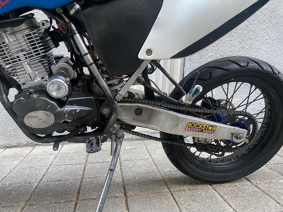 AJP PR4 SUPER MOTARD 125