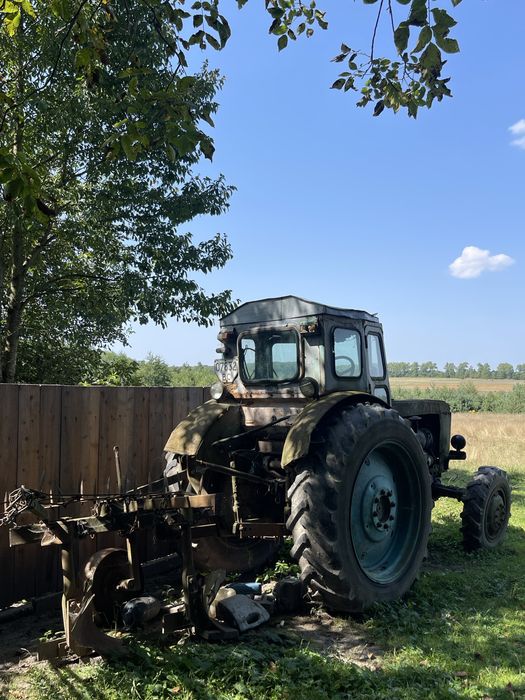 У продажі Трактор т-40
