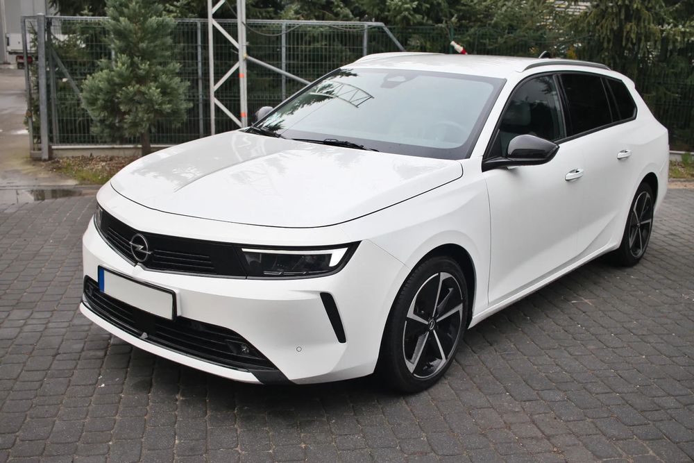 Opel Astra AUTOMAT, świetne wyposażenie, NOWY HAK, faktura VAT