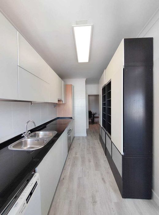 Quarto Linda-a-Velha - Oeiras - Miraflores (1 pessoa)