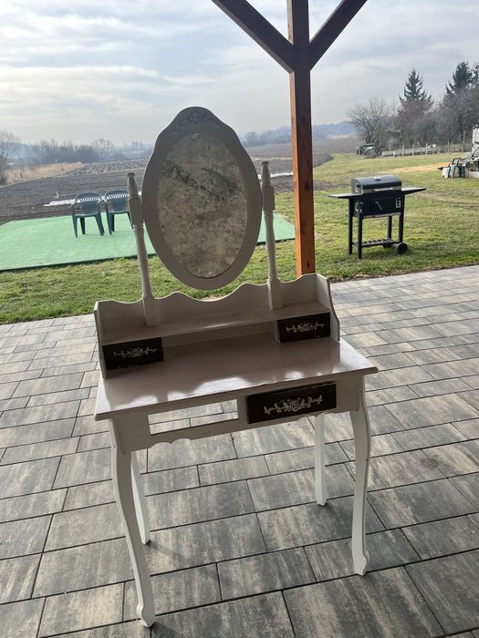 Toaletka dla dziewczynki