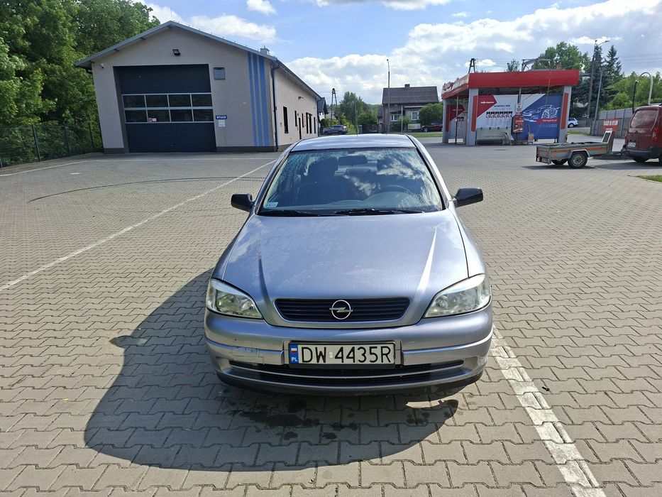 Opel astra sedan