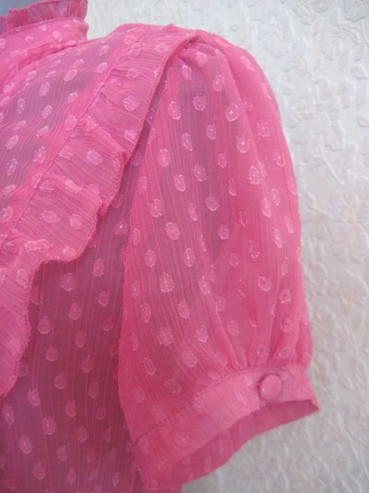 Яскрава літня блуза